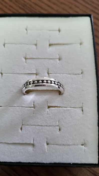 RL756 - Bandring met bolletjes in het midden Maat 17