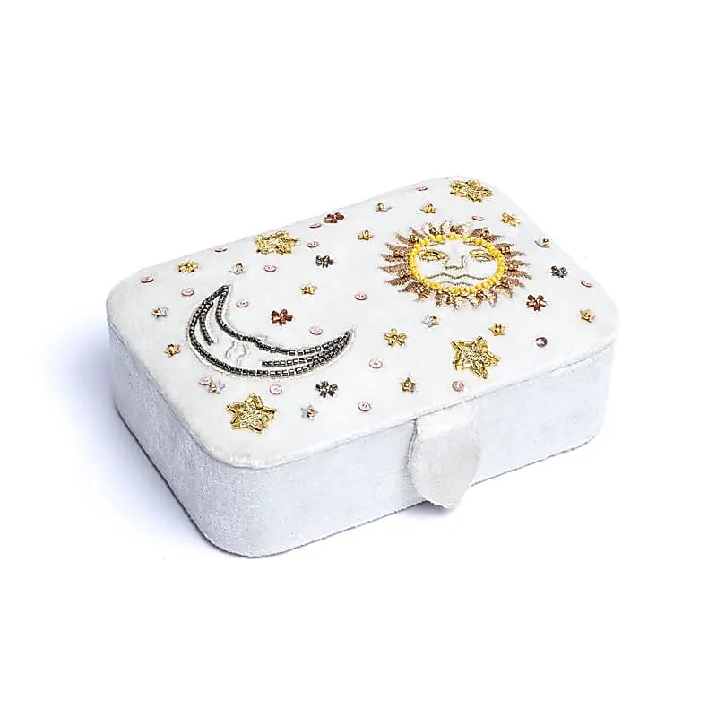 1529 Sieraden / tarotdoos fluweel beige/goud met Zon en maan