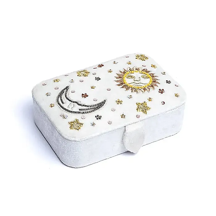 1529 Sieraden / tarotdoos fluweel beige/goud met Zon en maan