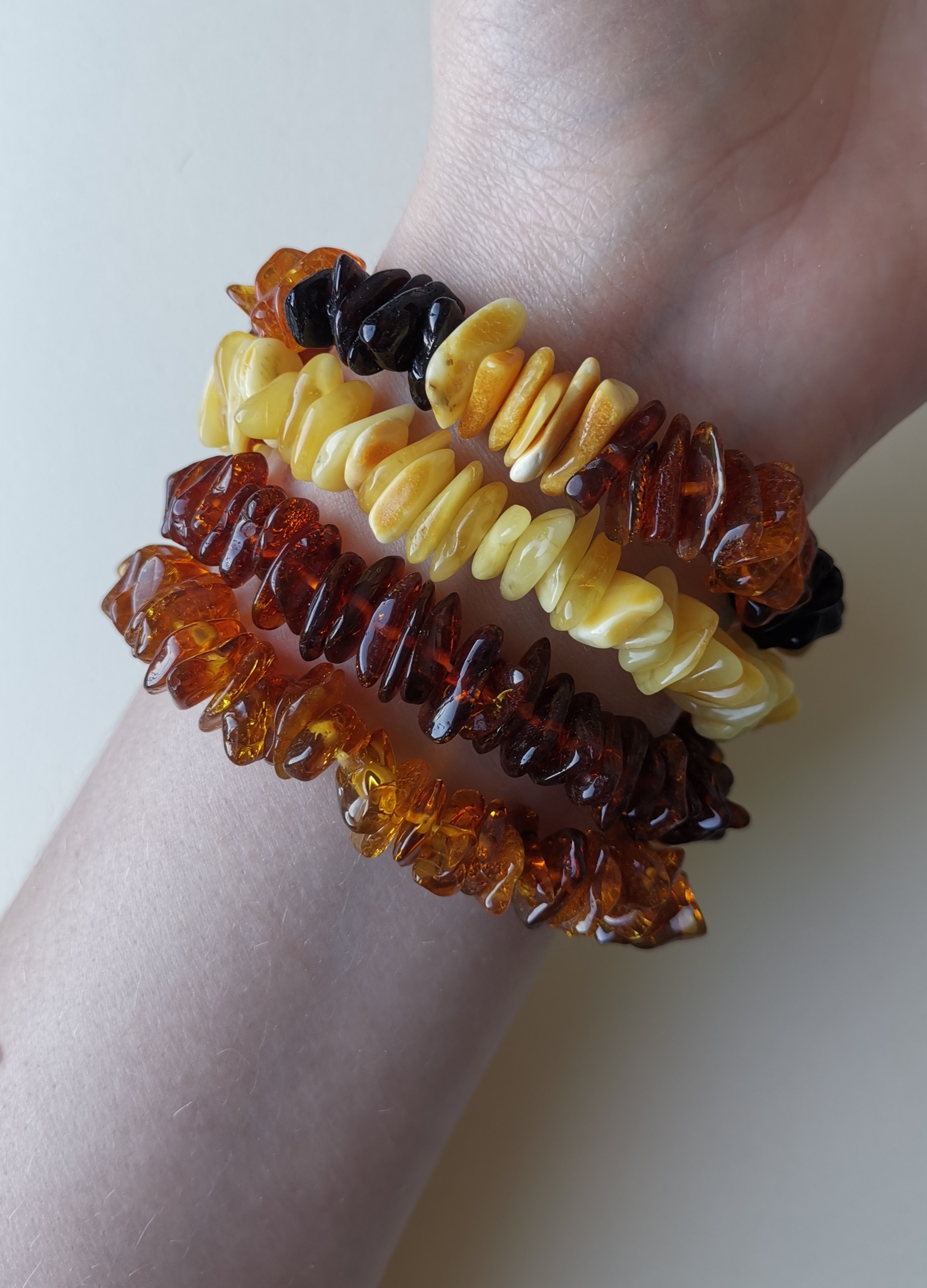 Splitarmband met barnsteen (meerkleurig)
